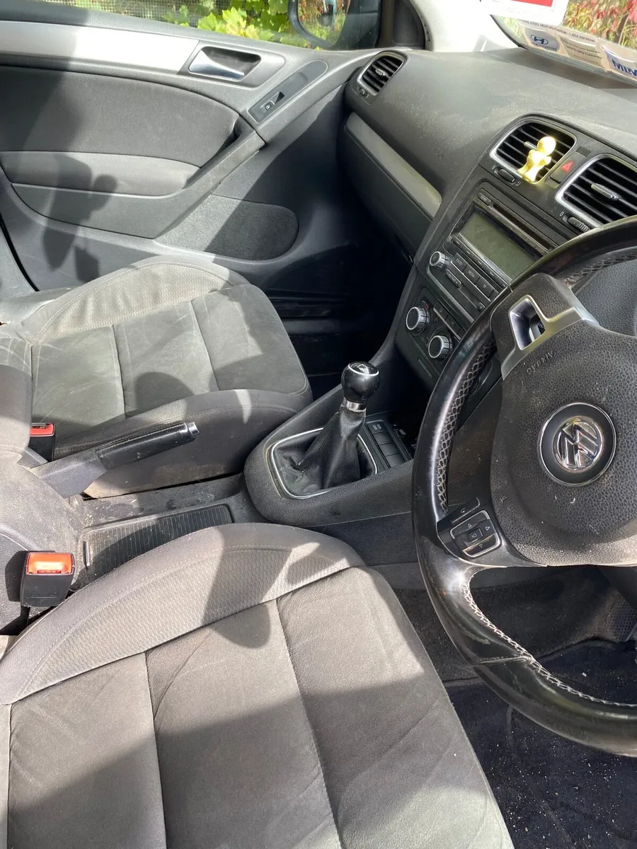 Volkswagen Golf 2010 - Image 4
