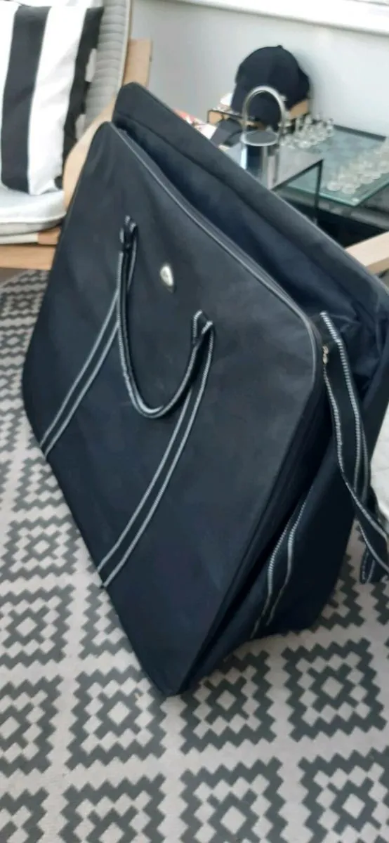 Large case - Image 2
