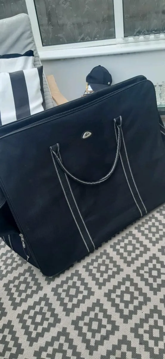 Large case - Image 3