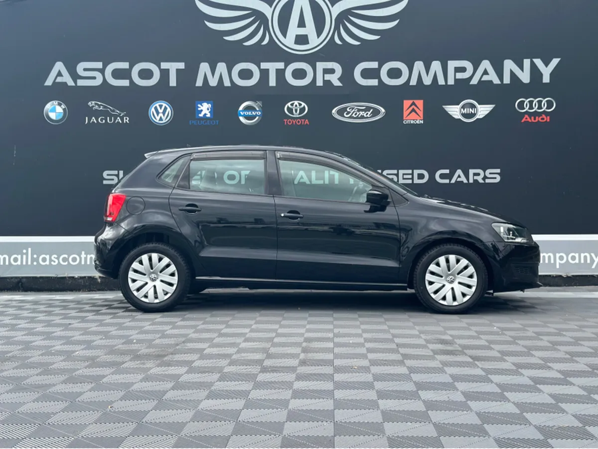 Volkswagen Polo Auto - Image 2
