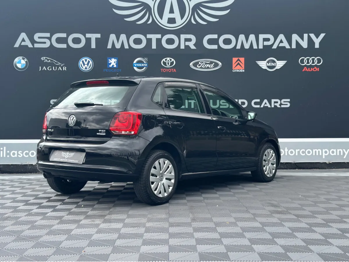 Volkswagen Polo Auto - Image 3