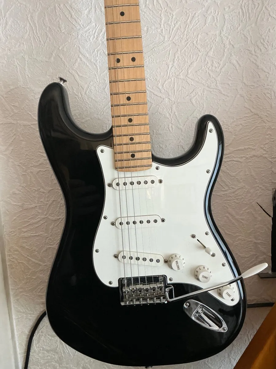 Fender player series strat - Image 1