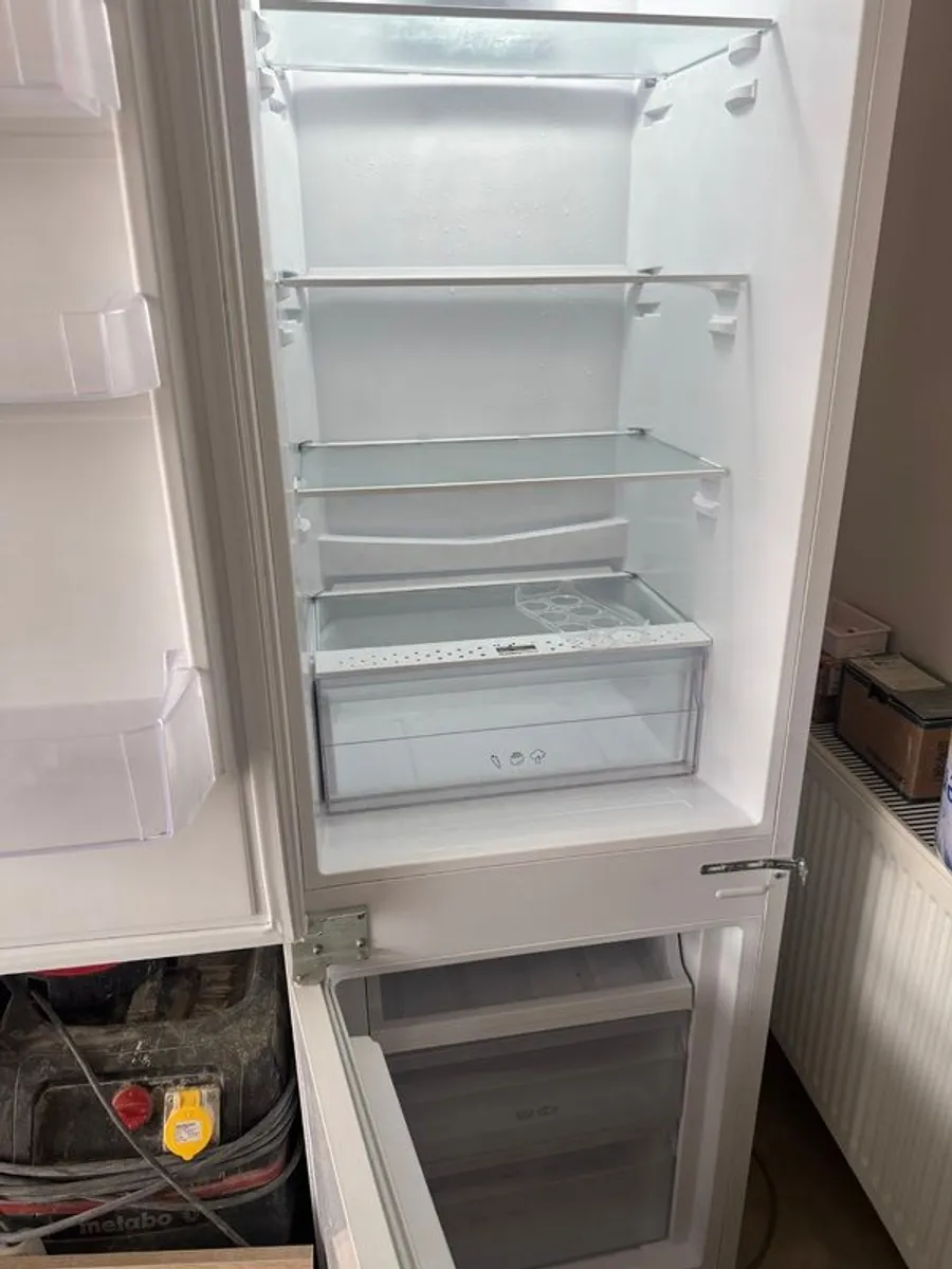 Integrated Fridge freezer - Image 2