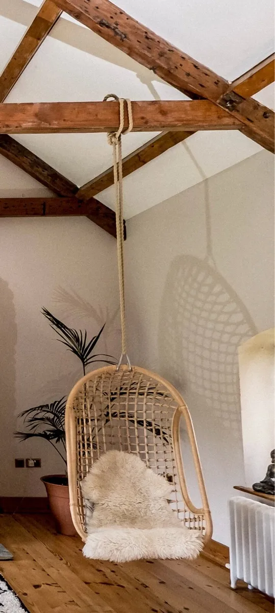 Beautiful Hanging Wicker Chair - Image 1