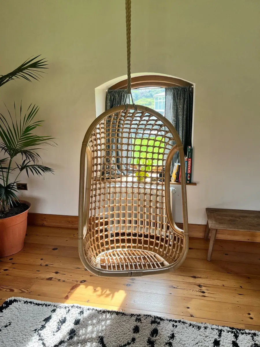 Beautiful Hanging Wicker Chair - Image 4