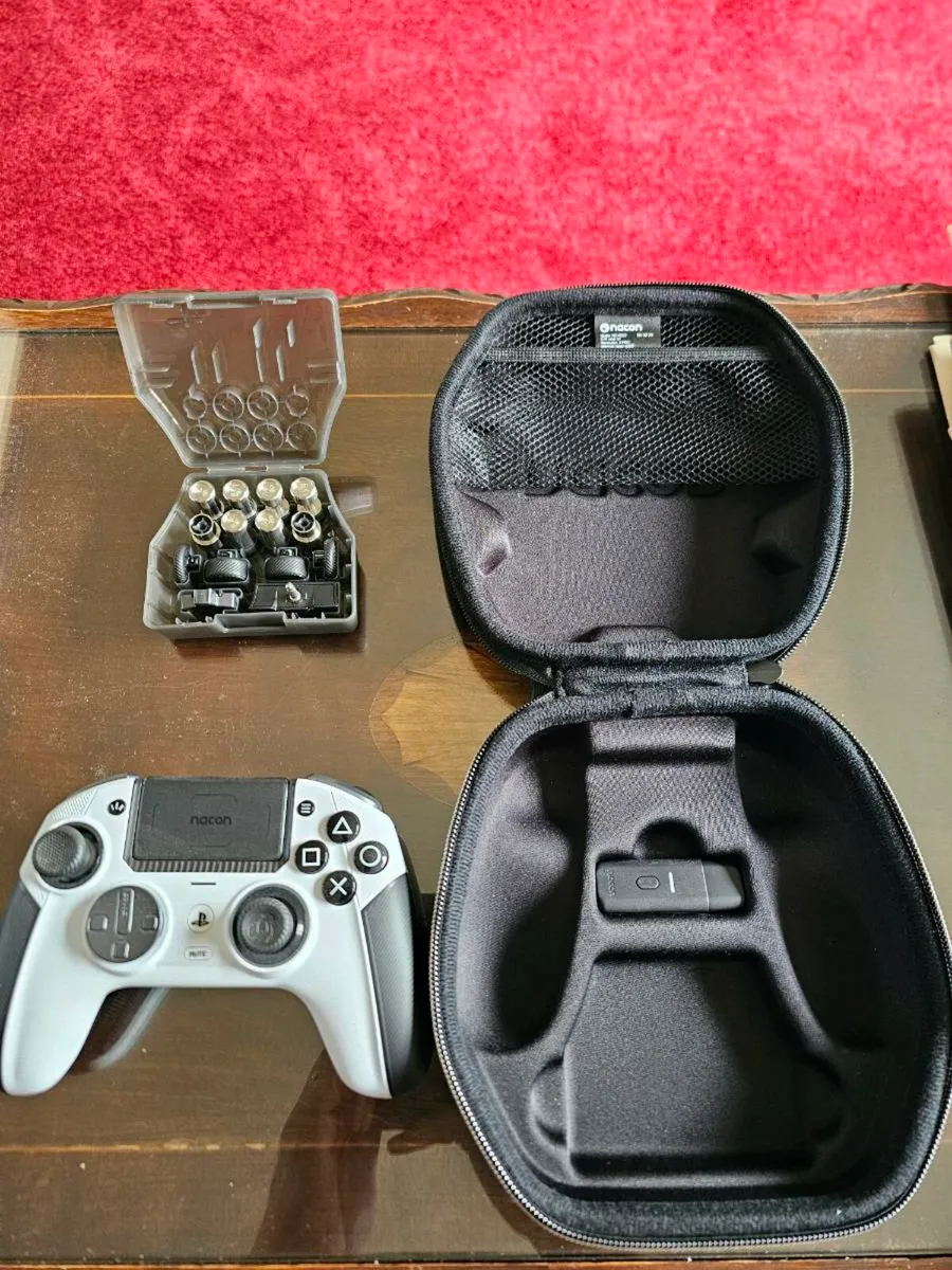 Nacon Revolution 5 pro controller - Image 1