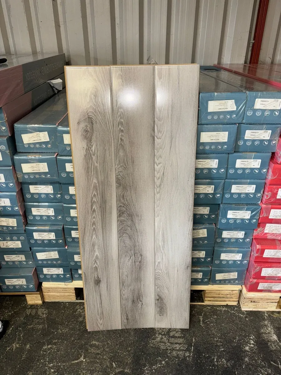 All new laminated flooring now available - Image 3