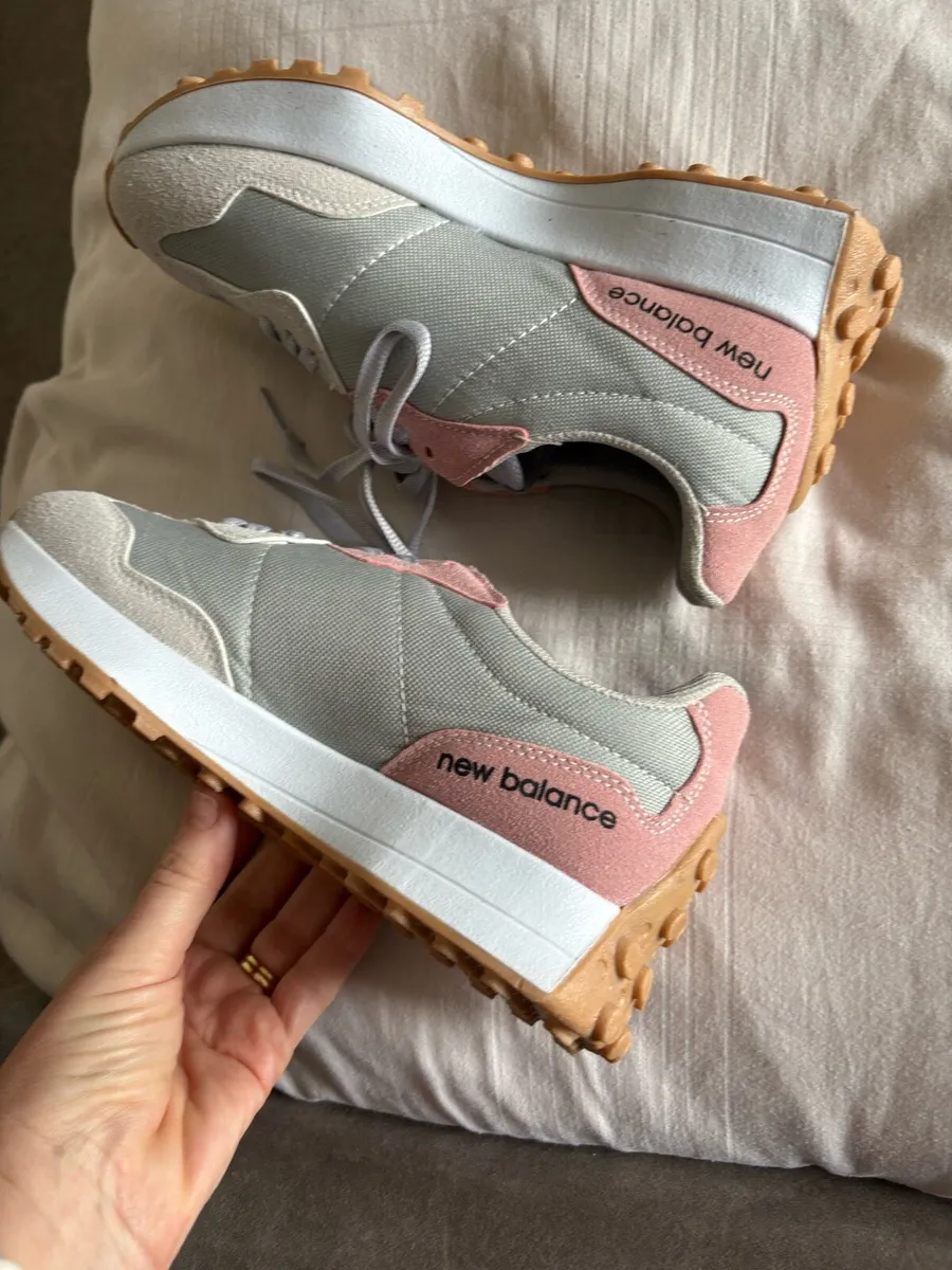 Shoes - Image 4