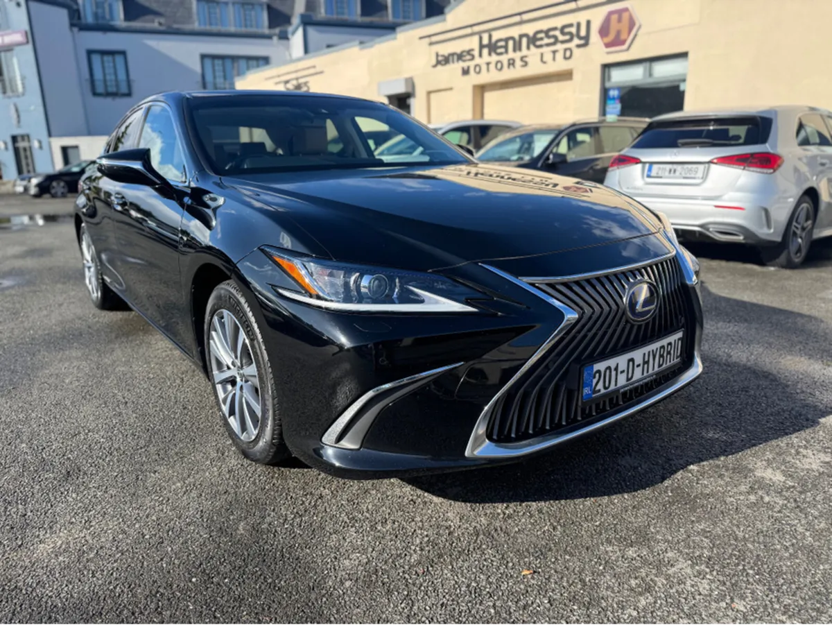 Lexus ES ES300H LUXURY - Image 1
