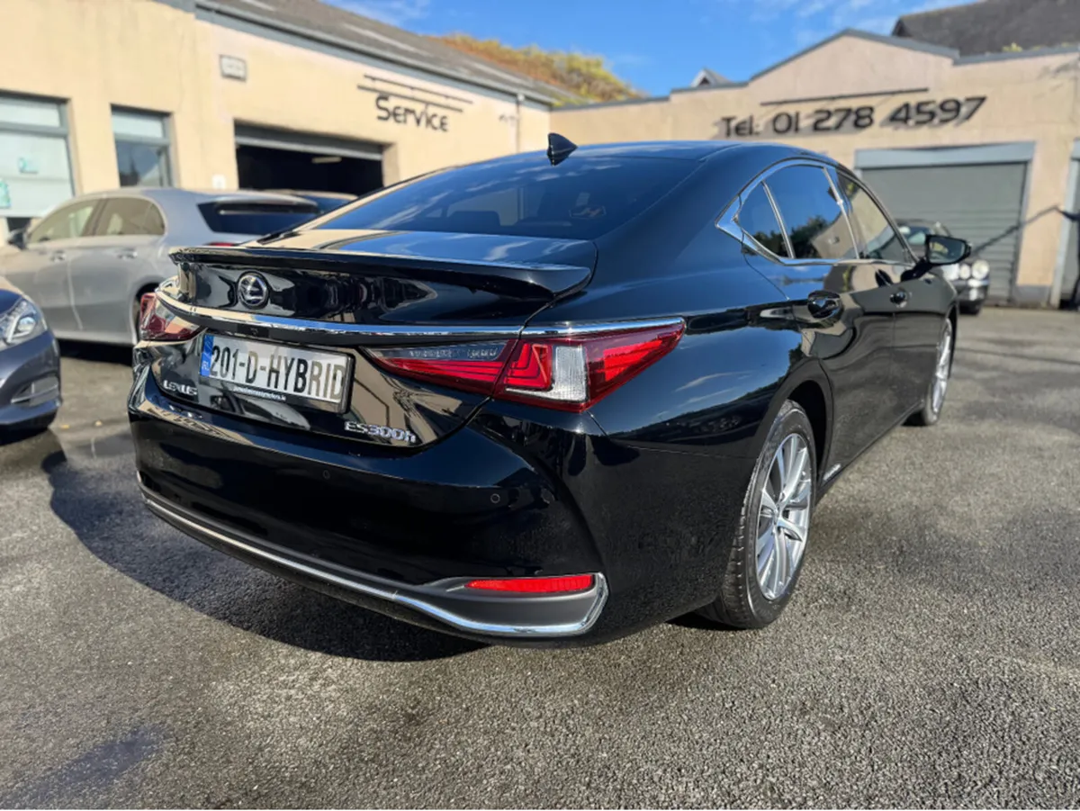 Lexus ES ES300H LUXURY - Image 4