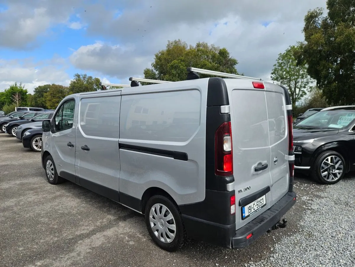 Nissan NV300 LWB 120 SV 4DR - Image 4