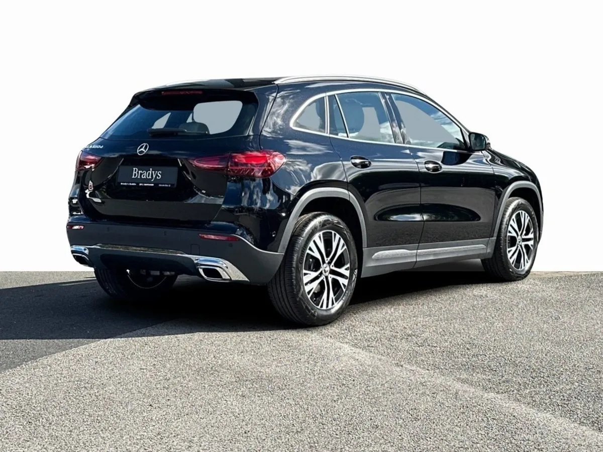 Mercedes-Benz GLA Class GLA 180 Progressive Plus- - Image 3