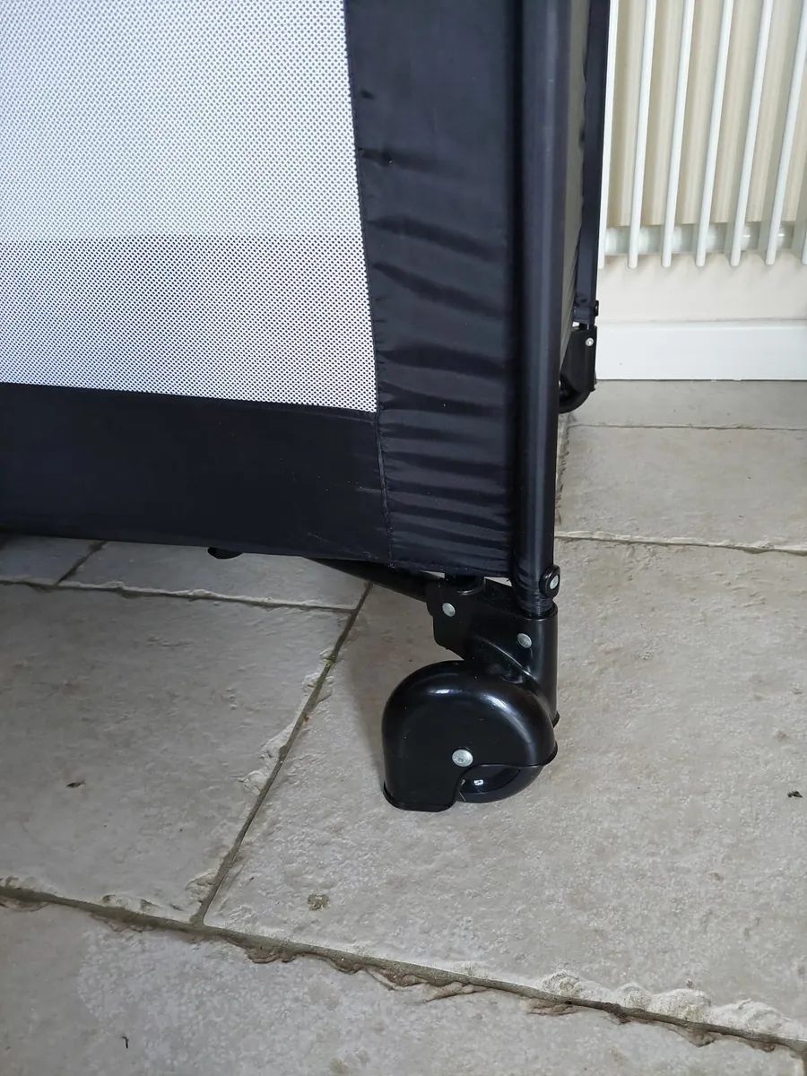 Travel Cot extra large (Baby Dan) - Image 4