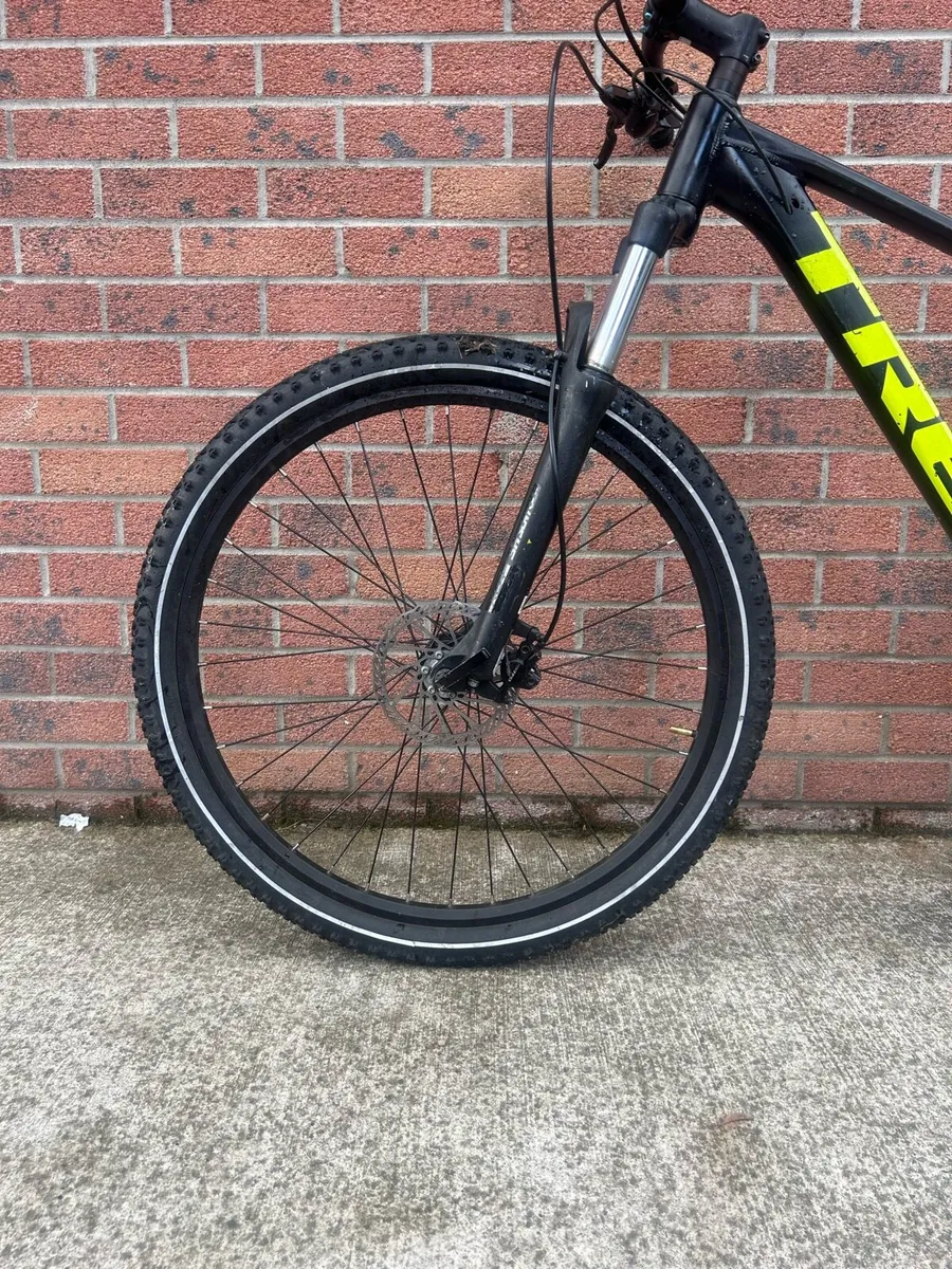 Trek Marlin 6 Mountain Bike - Image 4