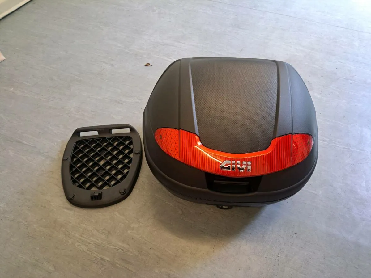 Givi top box new  and bits - Image 1