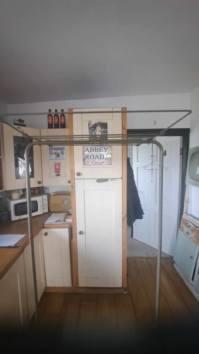 Clothes rack/Hanger - Image 2