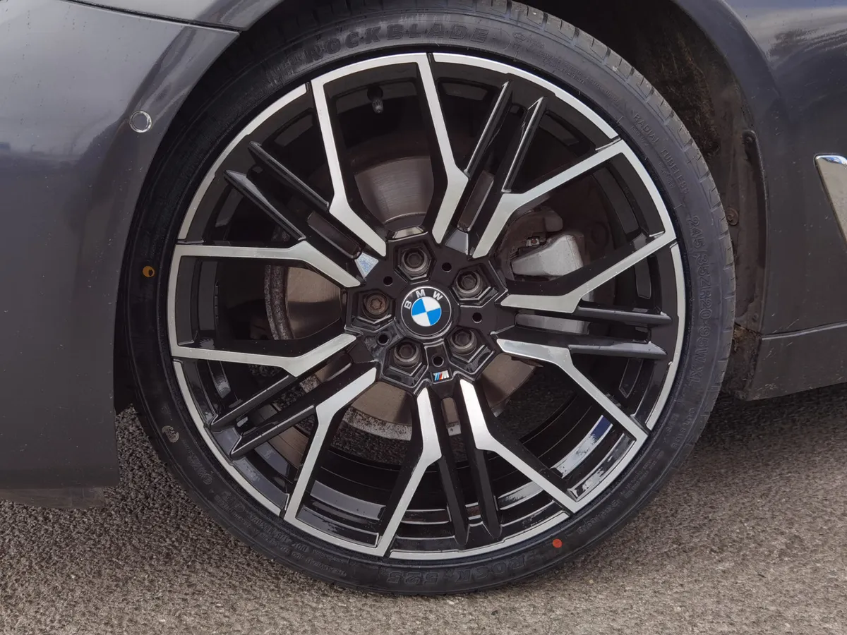 BMW 5 SERIES 520D SE AUTOMATIC - Image 2