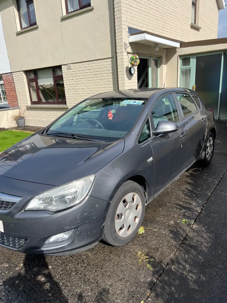 Opel Astra 2010 - Image 3