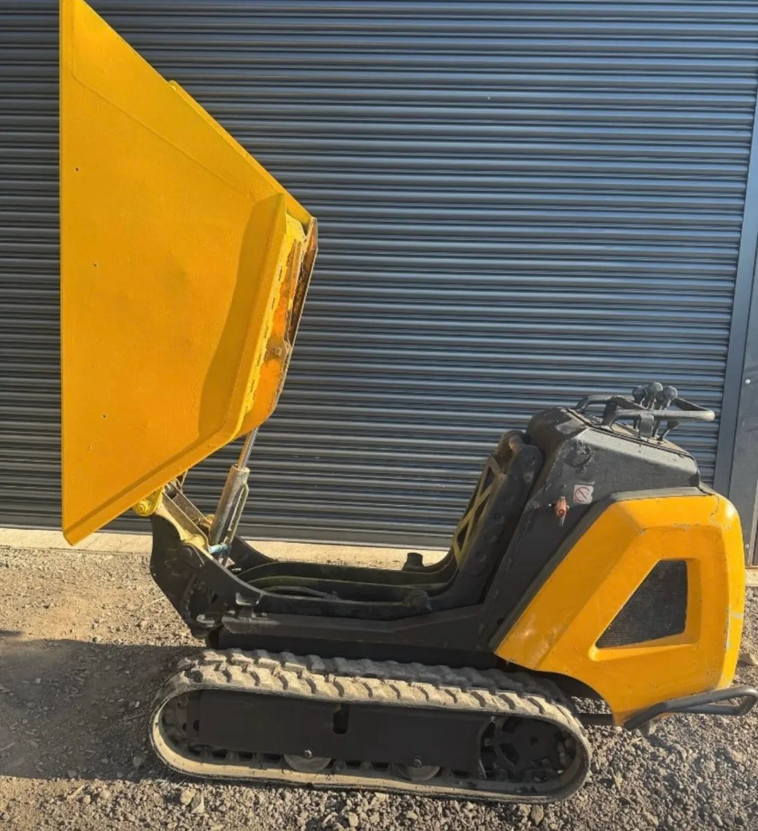 JCB Tracked Diesel Hi Tip Dumper - Image 1