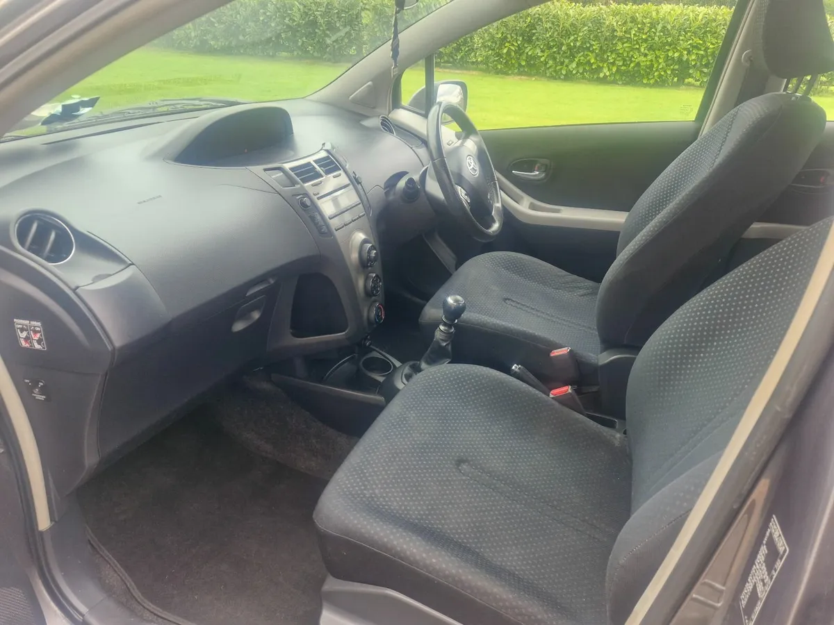 Toyota Yaris 2010 - Image 3