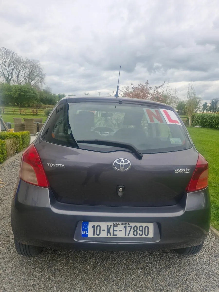 Toyota Yaris 2010 - Image 4