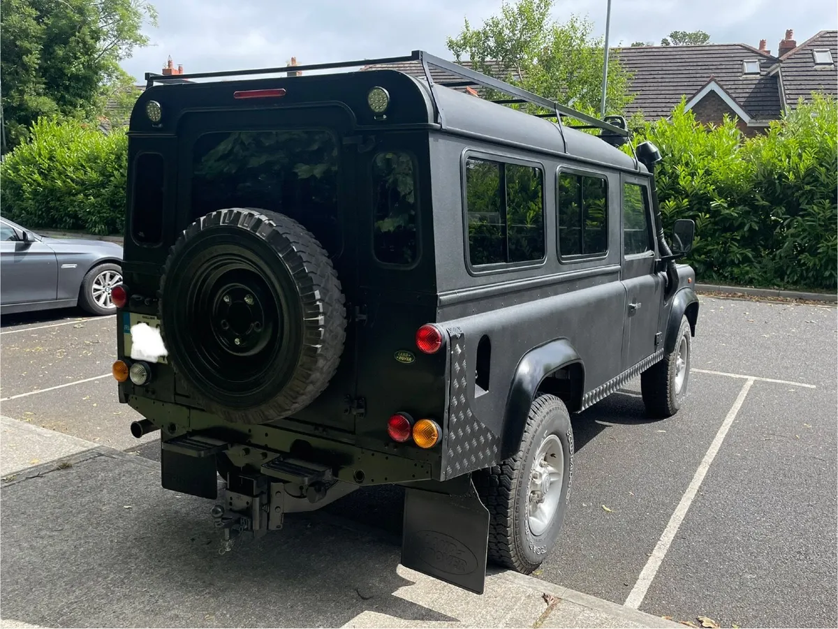 Land Rover Defender 110 TD5 - 1997 - Image 2