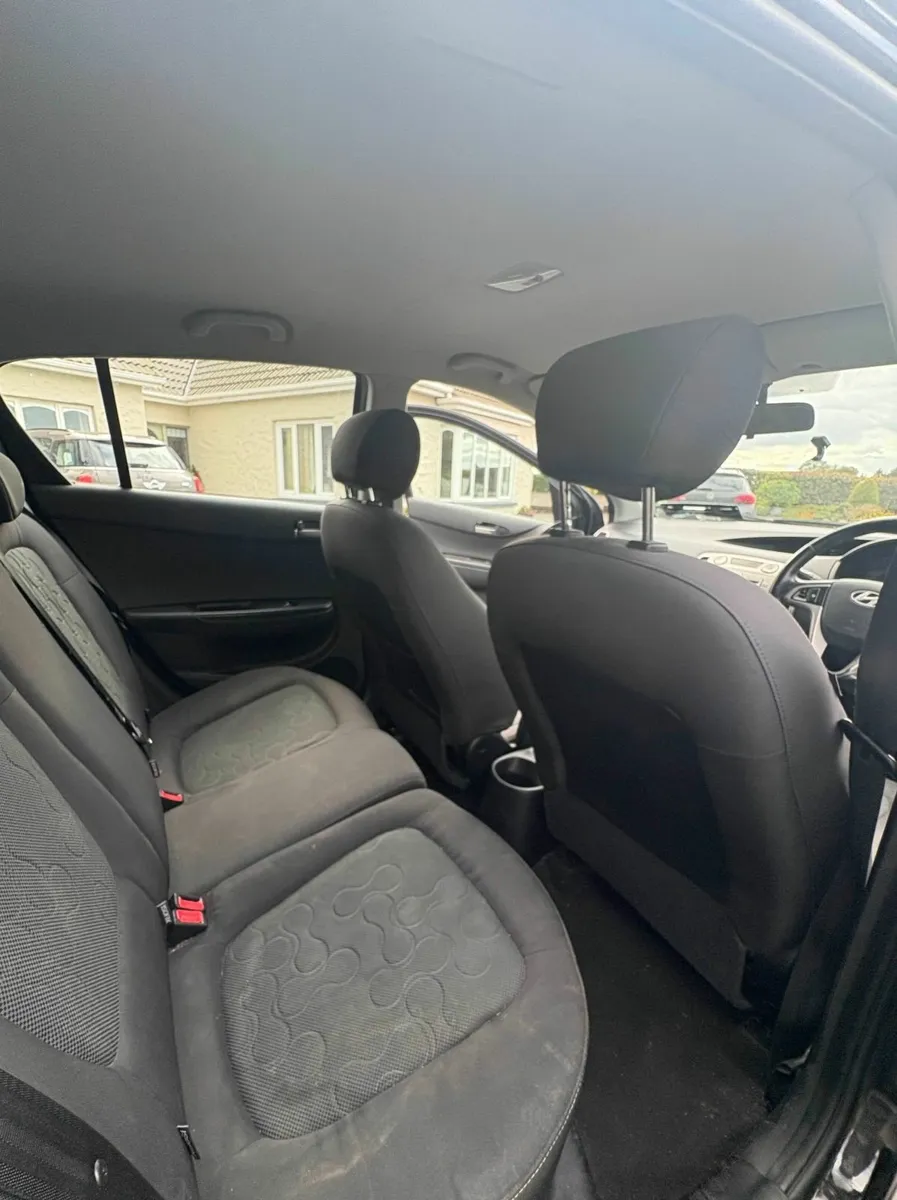 Hyundai i20 2010 - Image 2