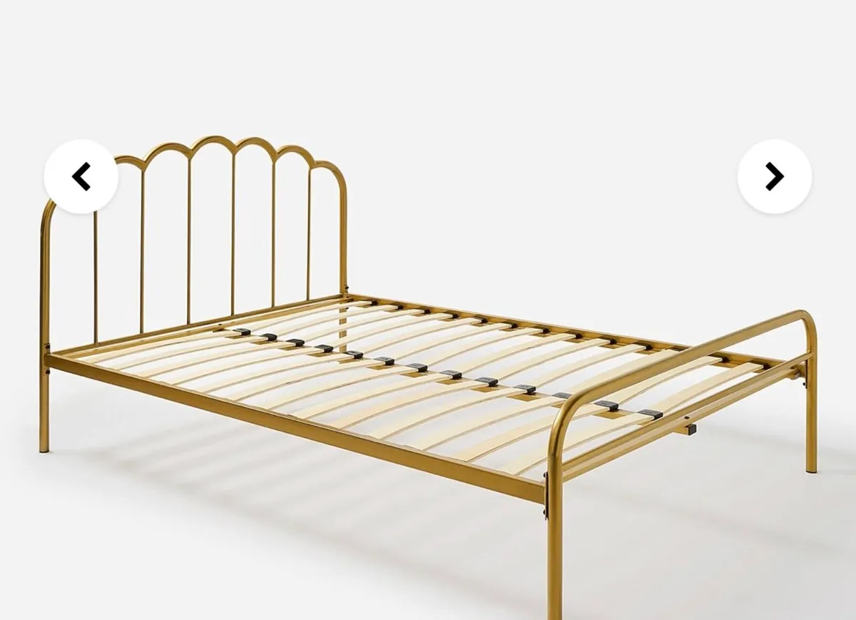 Gold metal bed frame and mattress King size - Image 2