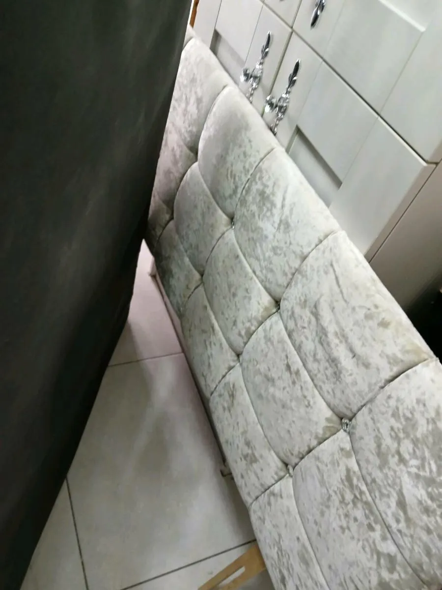 Double bed - Image 1