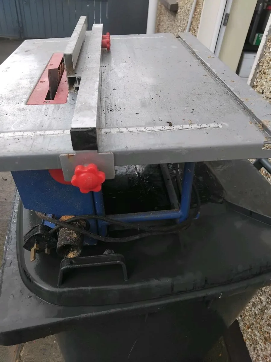 Saw - Image 1