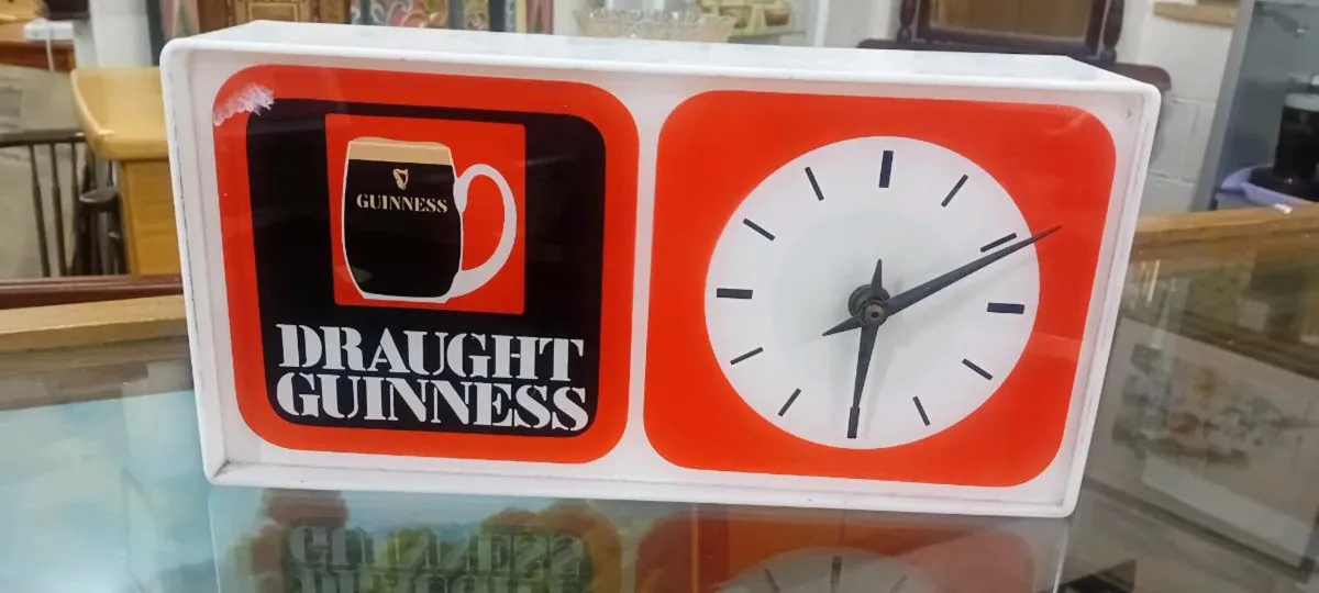 Original 1960s Guiness Bar Clock - Image 1