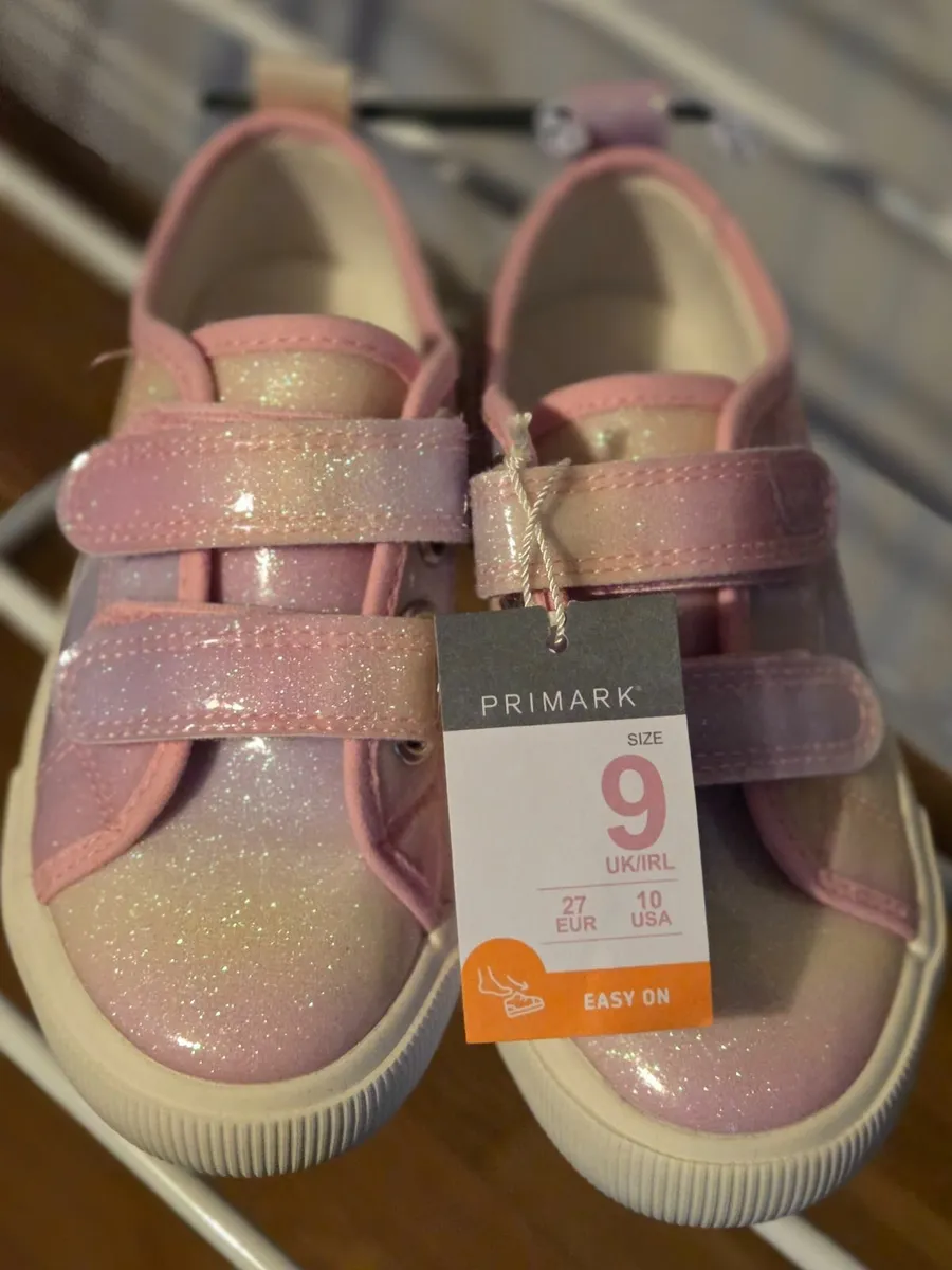 Kids shoes girls UK9 - Image 1