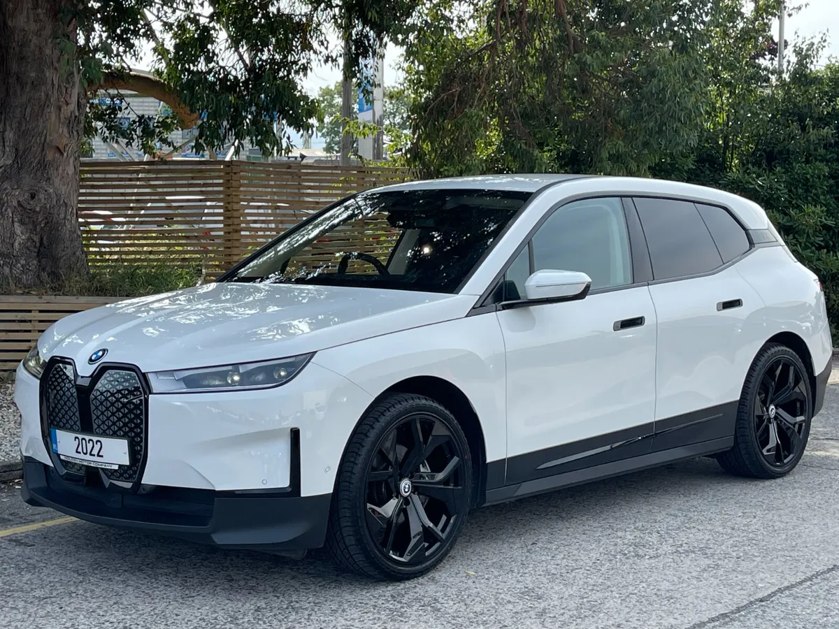 2022 BMW IX XD40 SPORT MODEL - Image 3