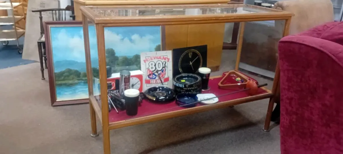 4ft Oak Framed Glass Display Case - Image 1