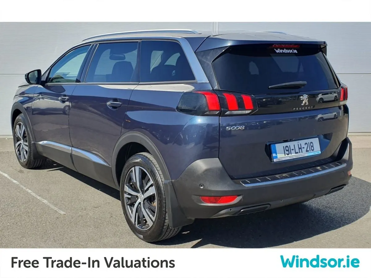 Peugeot 5008 1.5 Bluehdi 130bhp Allure - Image 3