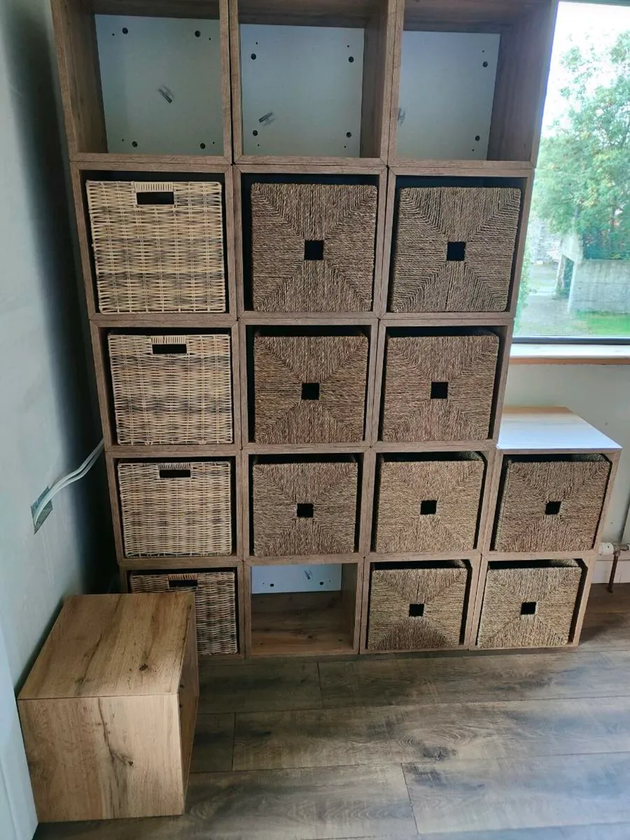 Storage cubes and baskets - Image 2