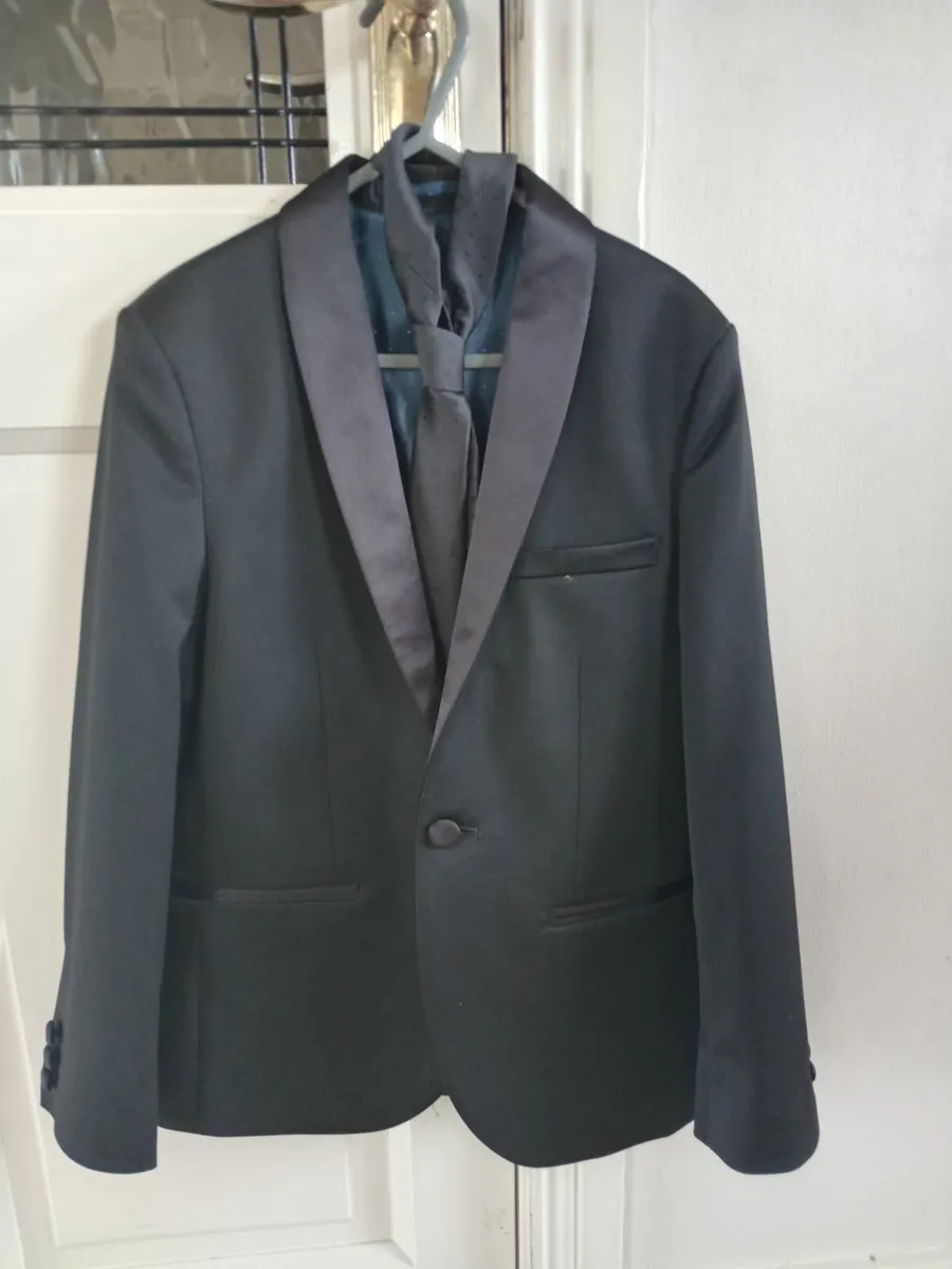 Boys Communion Suit/Occasion Wear - Image 4