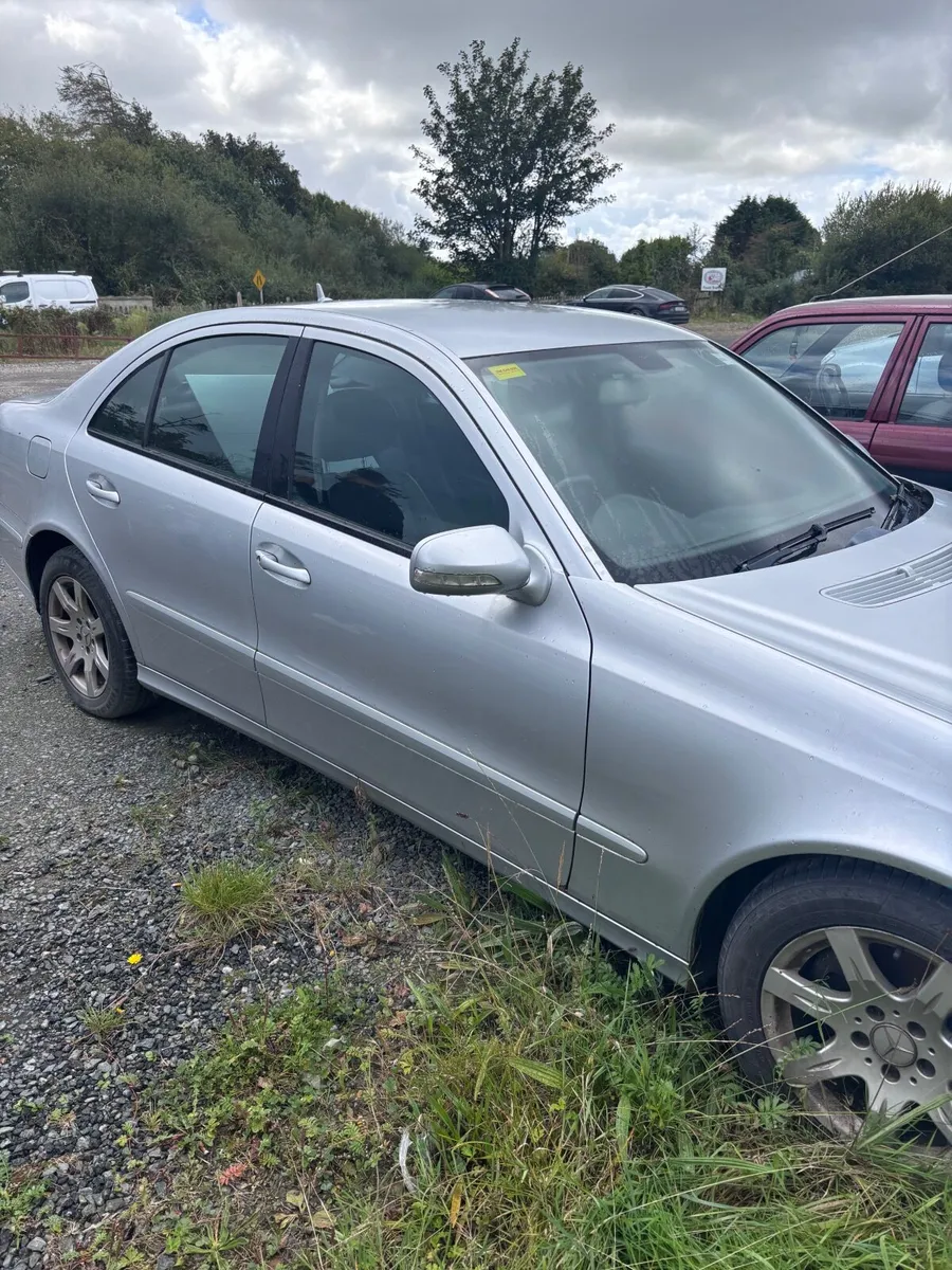 Mercedes-Benz E-Class 2007 - Image 1