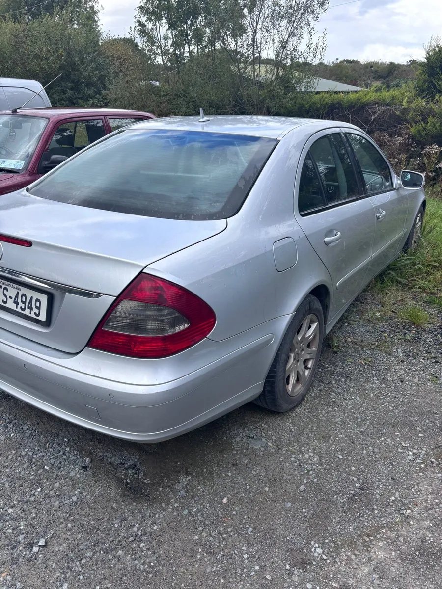 Mercedes-Benz E-Class 2007 - Image 3