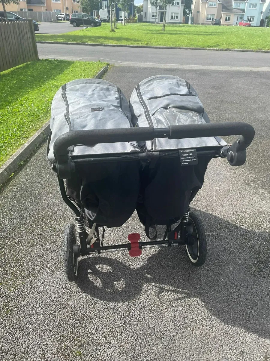 Out N About Double Nipper in Black - Image 2
