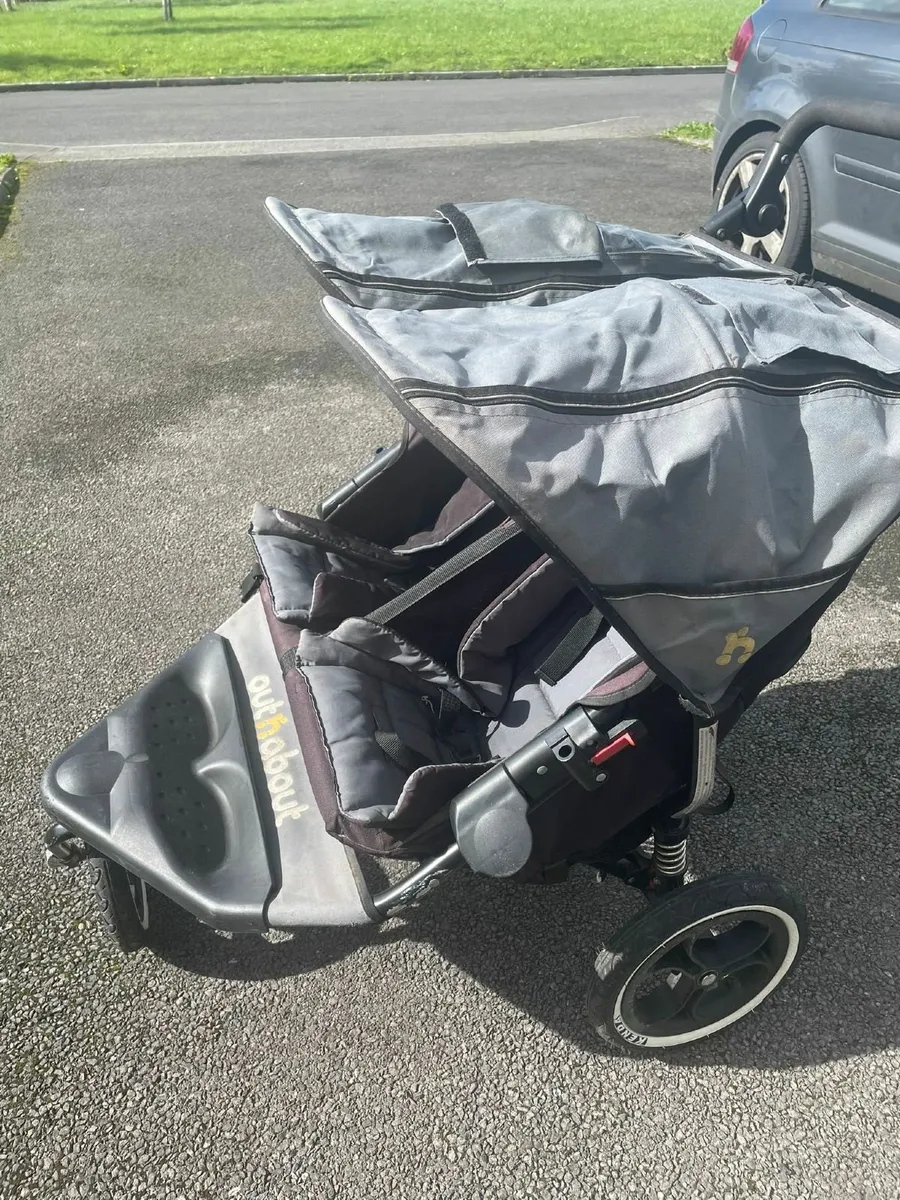 Out N About Double Nipper in Black - Image 3