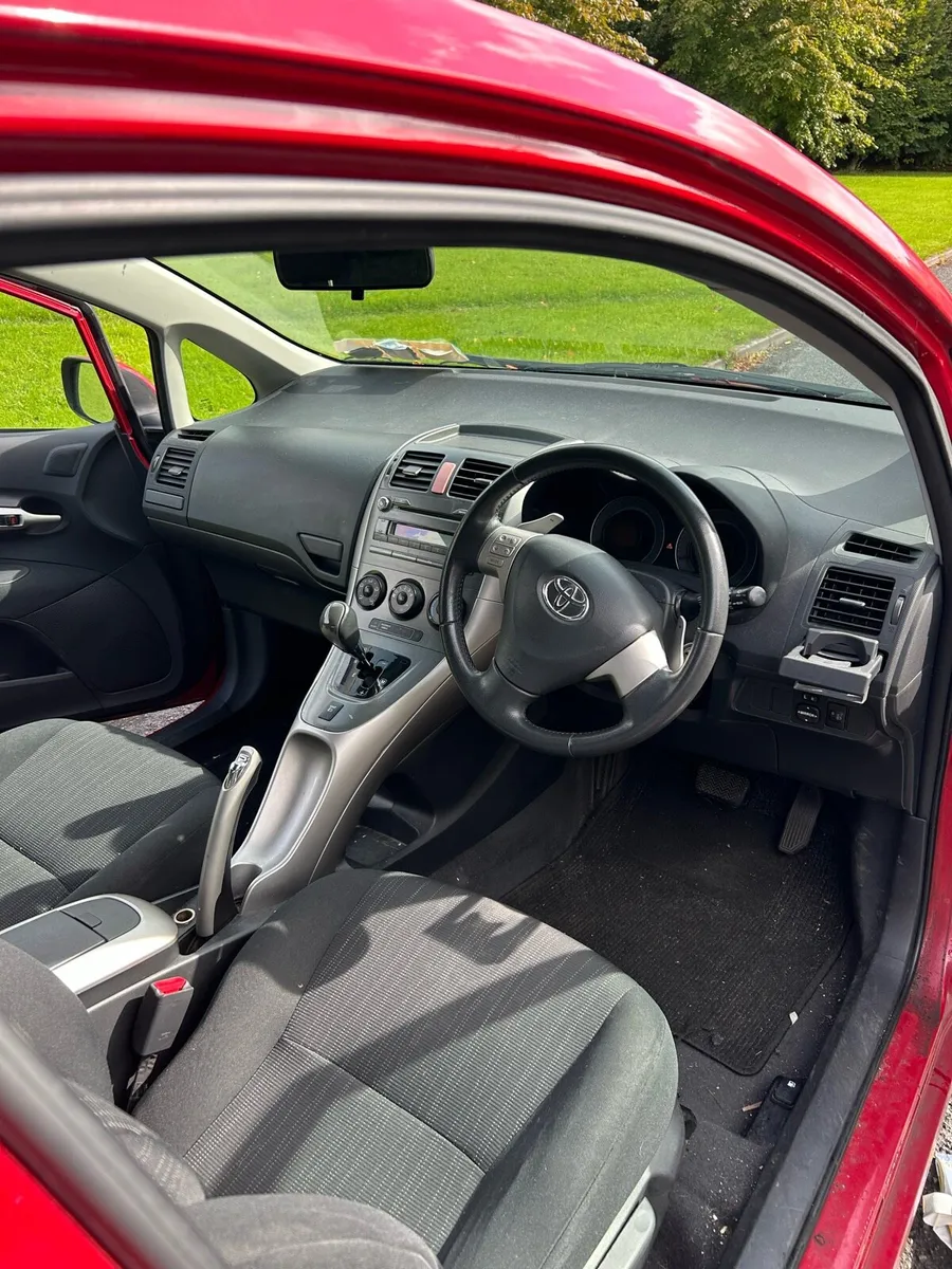 Car - Image 4