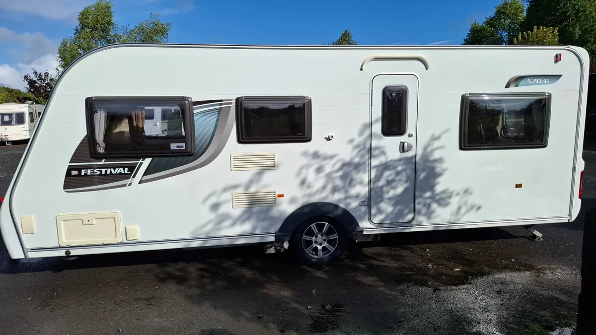 Coachman Festival 570 6 berth caravan - Image 3