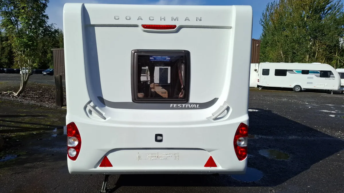 Coachman Festival 570 6 berth caravan - Image 4