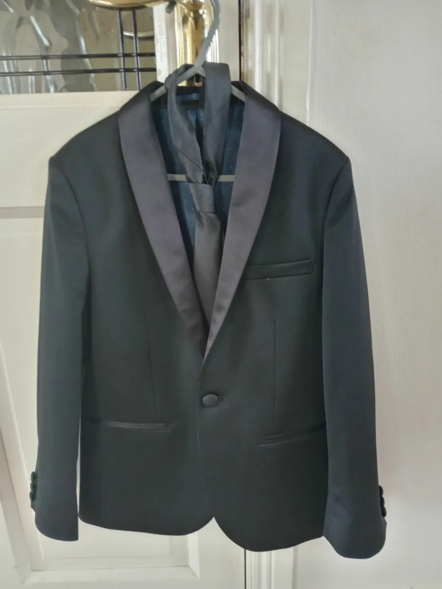 Boys Communion Suit/Occasion Wear - Image 3