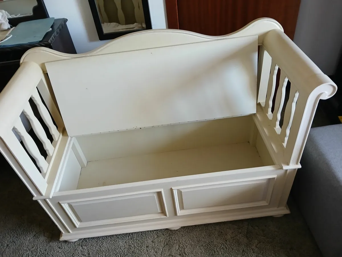 Bench double seat/under storage..delivered - Image 2