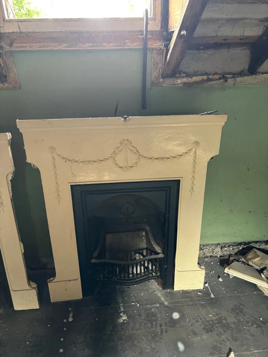 4 Cast Iron Fireplaces - Image 3