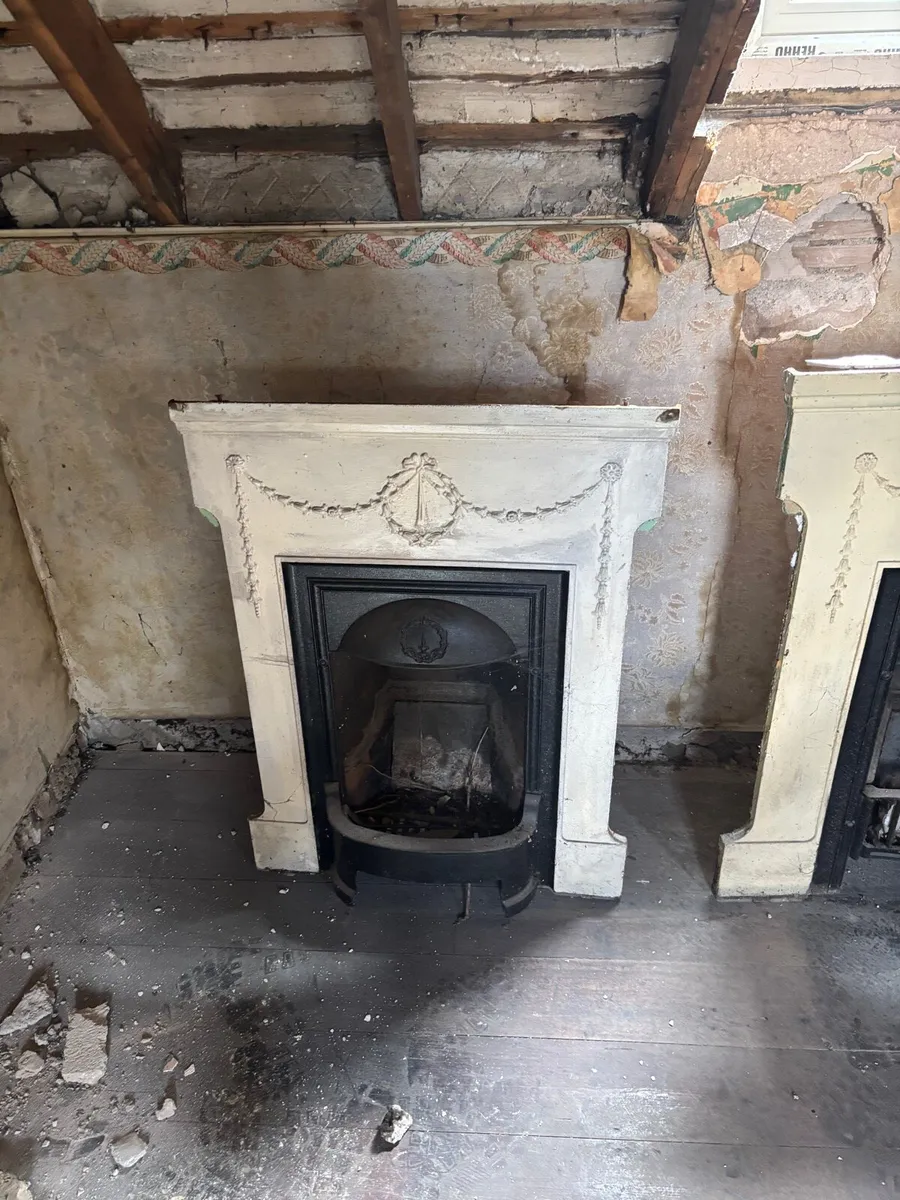 4 Cast Iron Fireplaces - Image 4