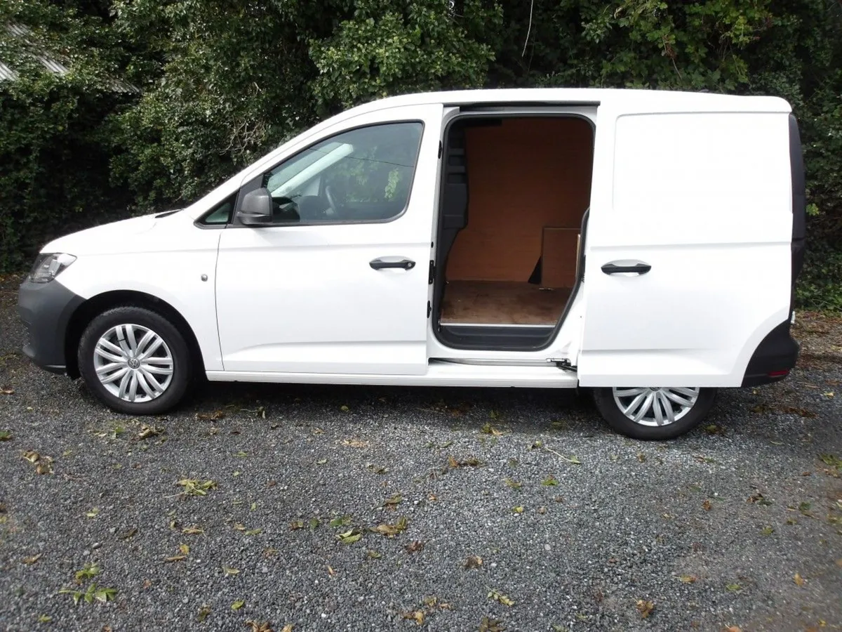 Volkswagen Caddy Caddy Cargo TDI M6F 5DR - Image 4