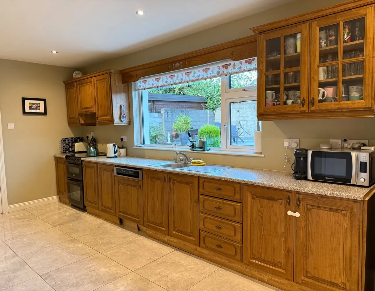Kitchen Units for Sale - Image 1